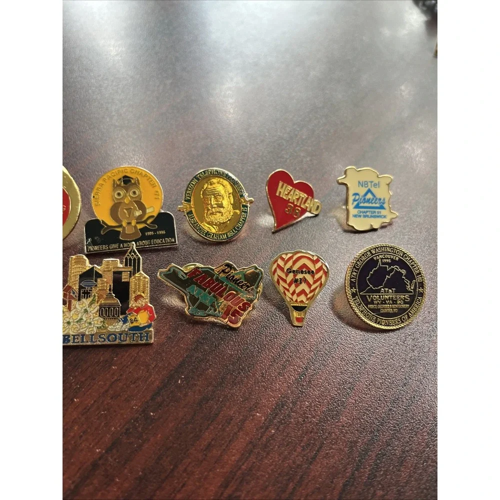 Lot Of 10 AT&T Pioneers BellSouth Telephone Company Lapel Hat Pins‎ Z2